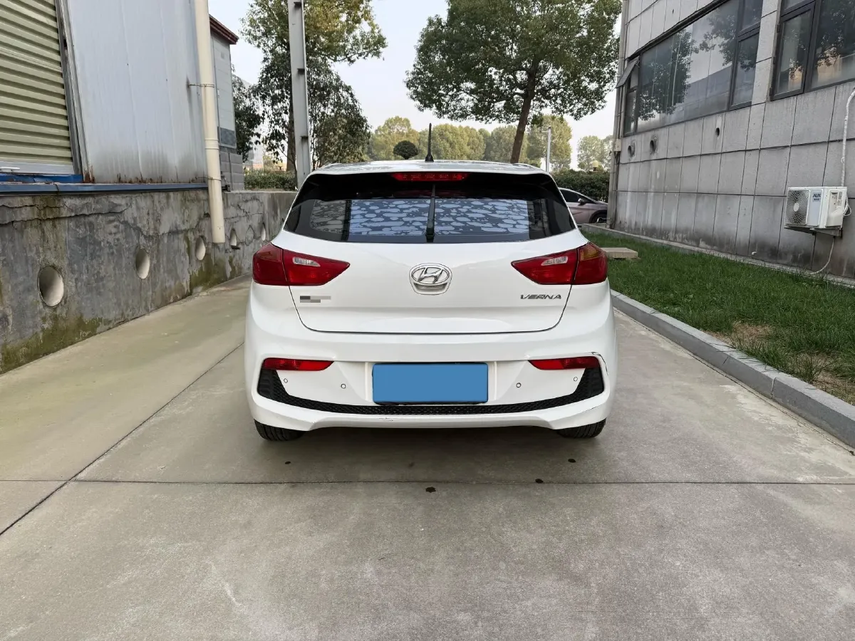 2017 Hyundai Verna RV 1.4L 100HP L4 6AT,autocango,china used car exporter,china ev exporter,chinese used car exporter,chinese used ev exporter