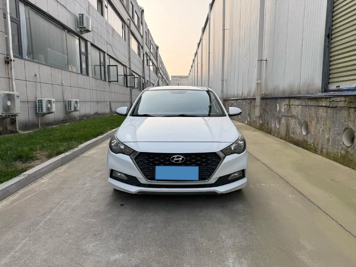 2017 Hyundai Verna RV 1.4L 100HP L4 6AT,autocango,china used car exporter,china ev exporter,chinese used car exporter,chinese used ev exporter