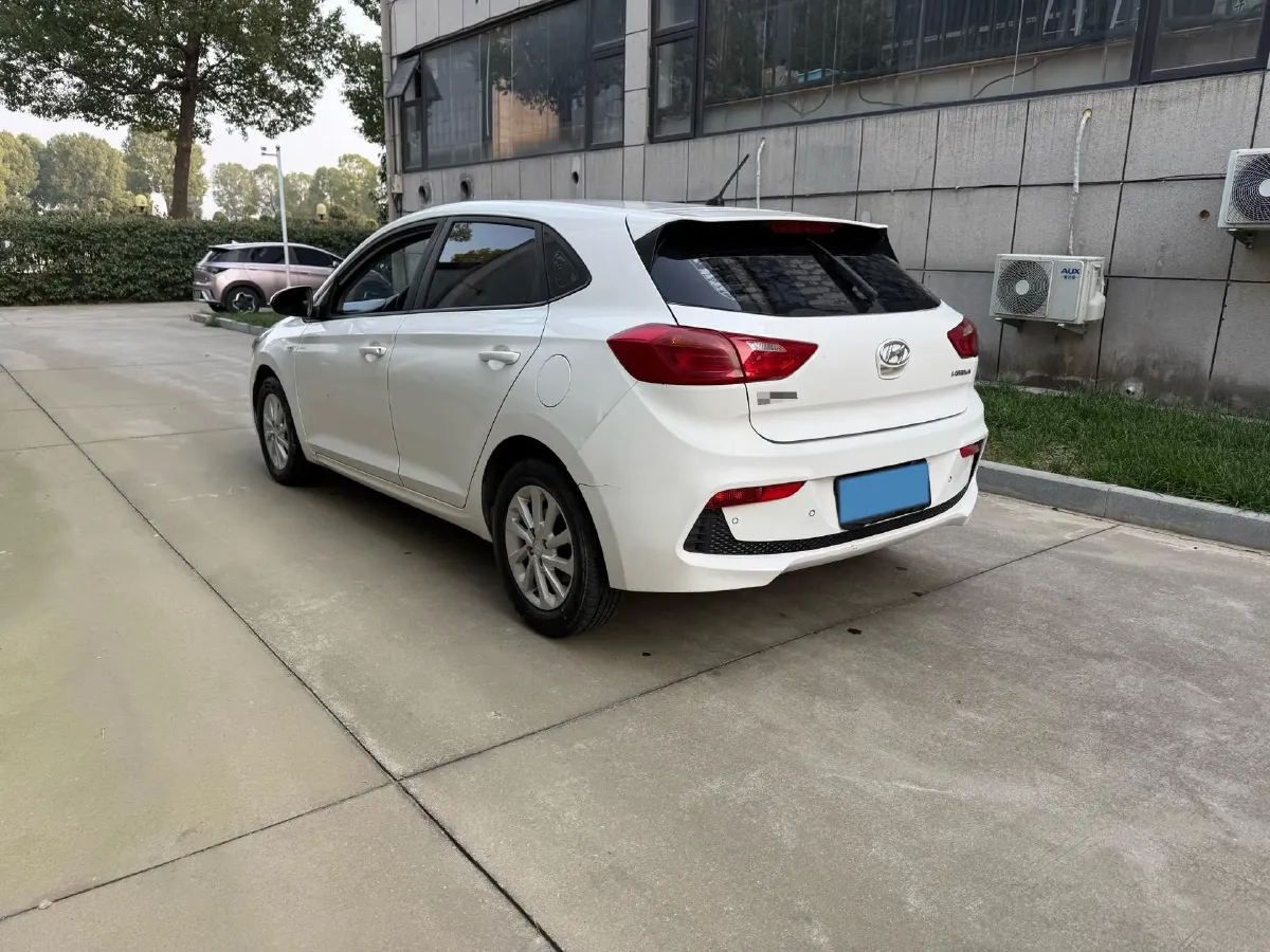2017 Hyundai Verna RV 1.4L 100HP L4 6AT,autocango,china used car exporter,china ev exporter,chinese used car exporter,chinese used ev exporter