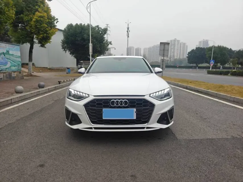 2020 Audi A4L 2.0T 190HP L4 7DCT,autocango,china used car exporter,china ev exporter,chinese used car exporter,chinese used ev exporter