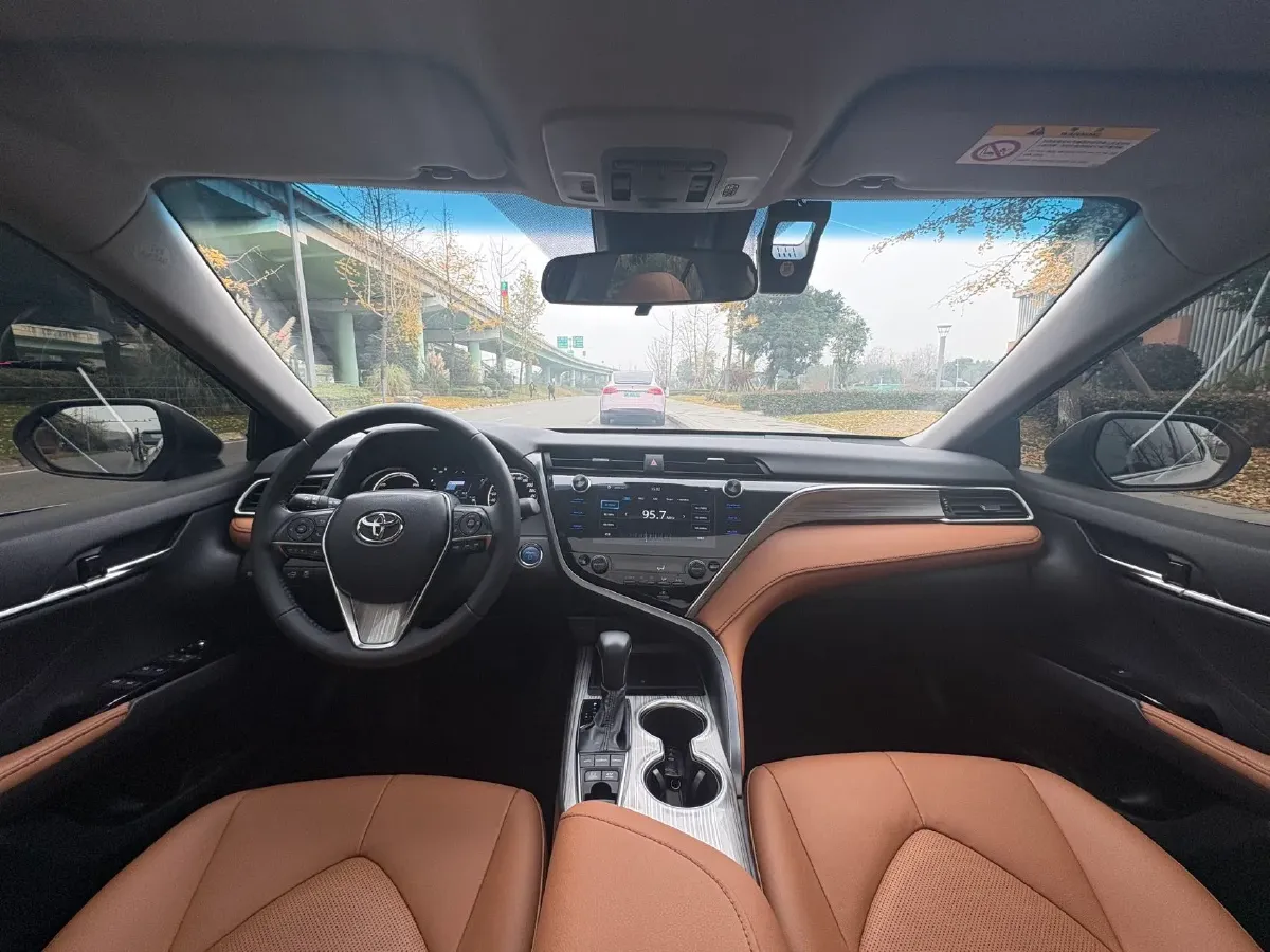 2019 Toyota Camry 2.5L 178HP L4 E-CVT Hybrid,autocango,china used car exporter,china ev exporter,chinese used car exporter,chinese used ev exporter