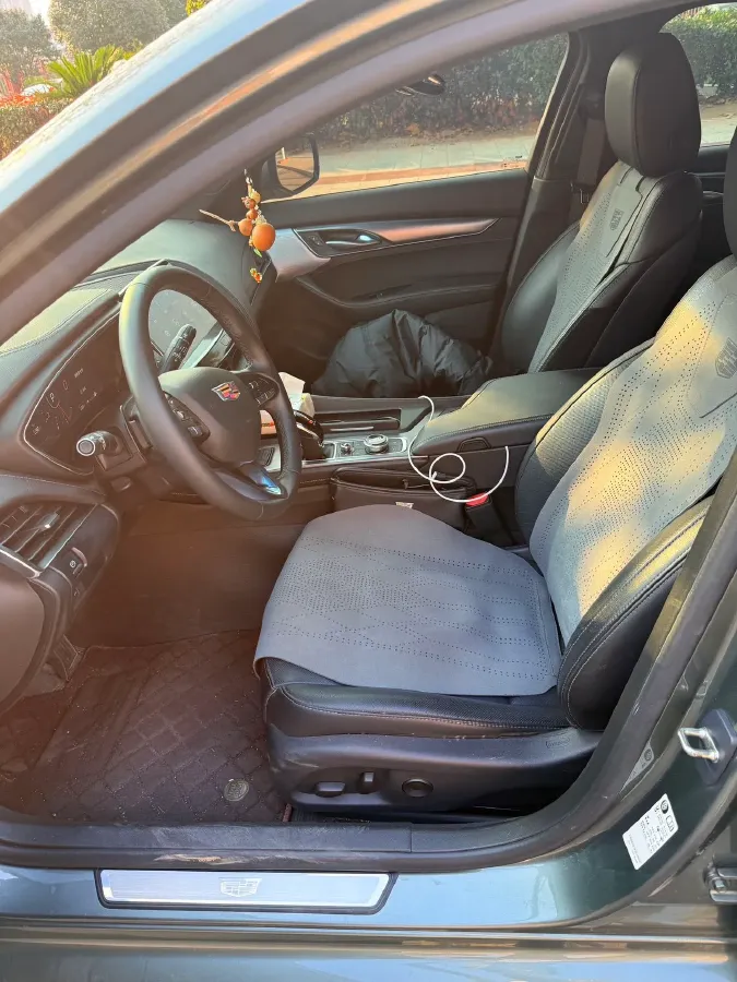 2022 Cadillac CT5 2.0T 237HP L4 10AT,autocango,china used car exporter,china ev exporter,chinese used car exporter,chinese used ev exporter