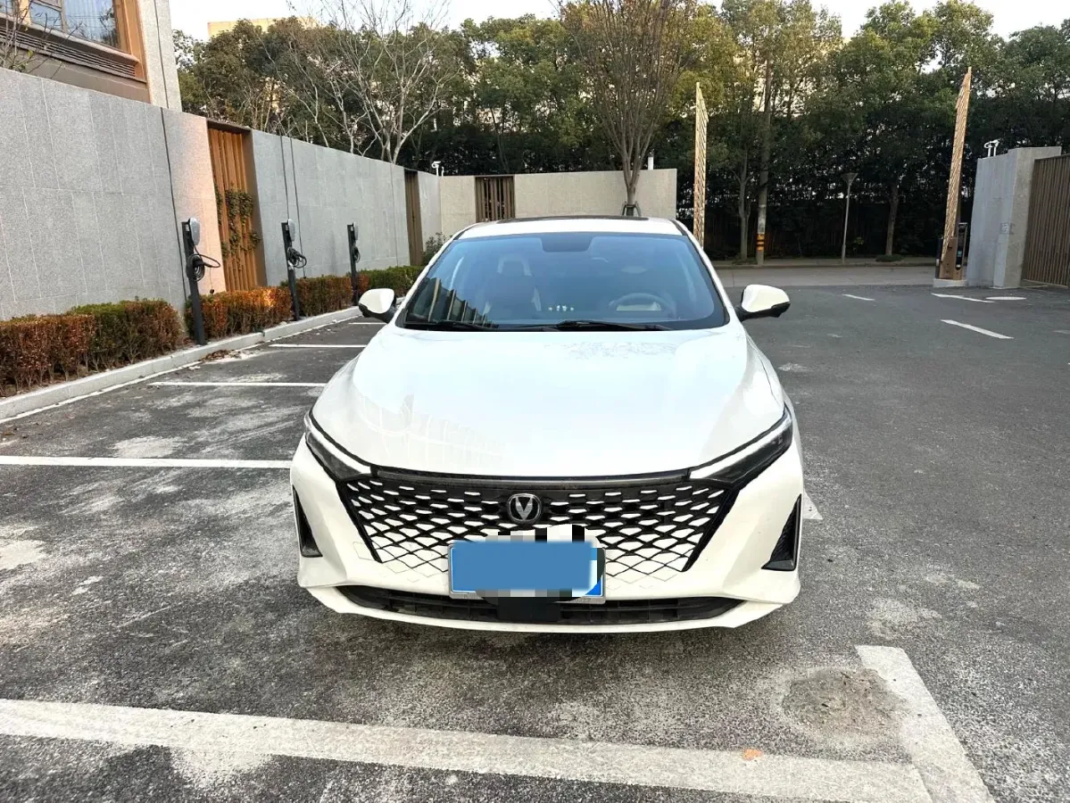 2023 ChangAn Raeton Plus 1.5T 188HP L4 7DCT,autocango,china used car exporter,china ev exporter,chinese used car exporter,chinese used ev exporter