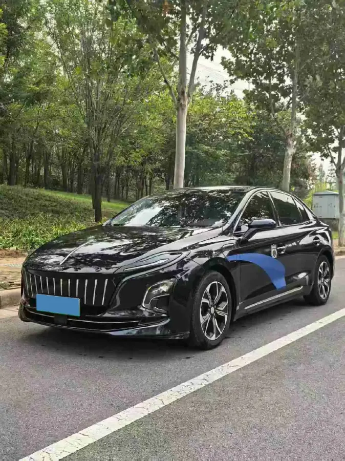 2023 HongQi E-QM5 BEV 54KWH