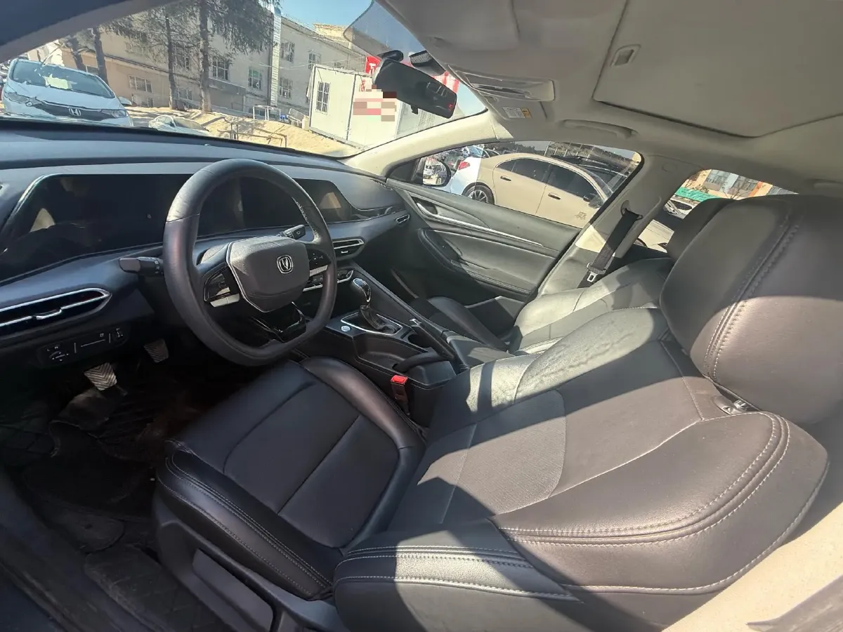 2022 ChangAn Eado 1.6L 128HP L4 5MT,autocango,china used car exporter,china ev exporter,chinese used car exporter,chinese used ev exporter