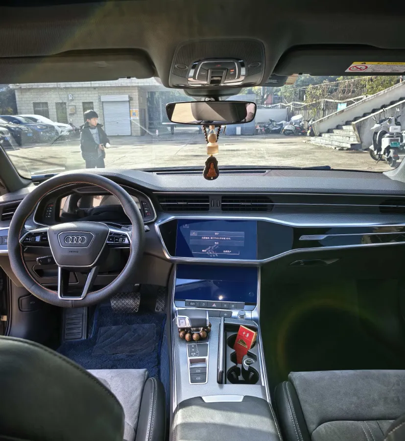 2021 Audi A6L 2.0T 190HP L4 7DCT,autocango,china used car exporter,china ev exporter,chinese used car exporter,chinese used ev exporter