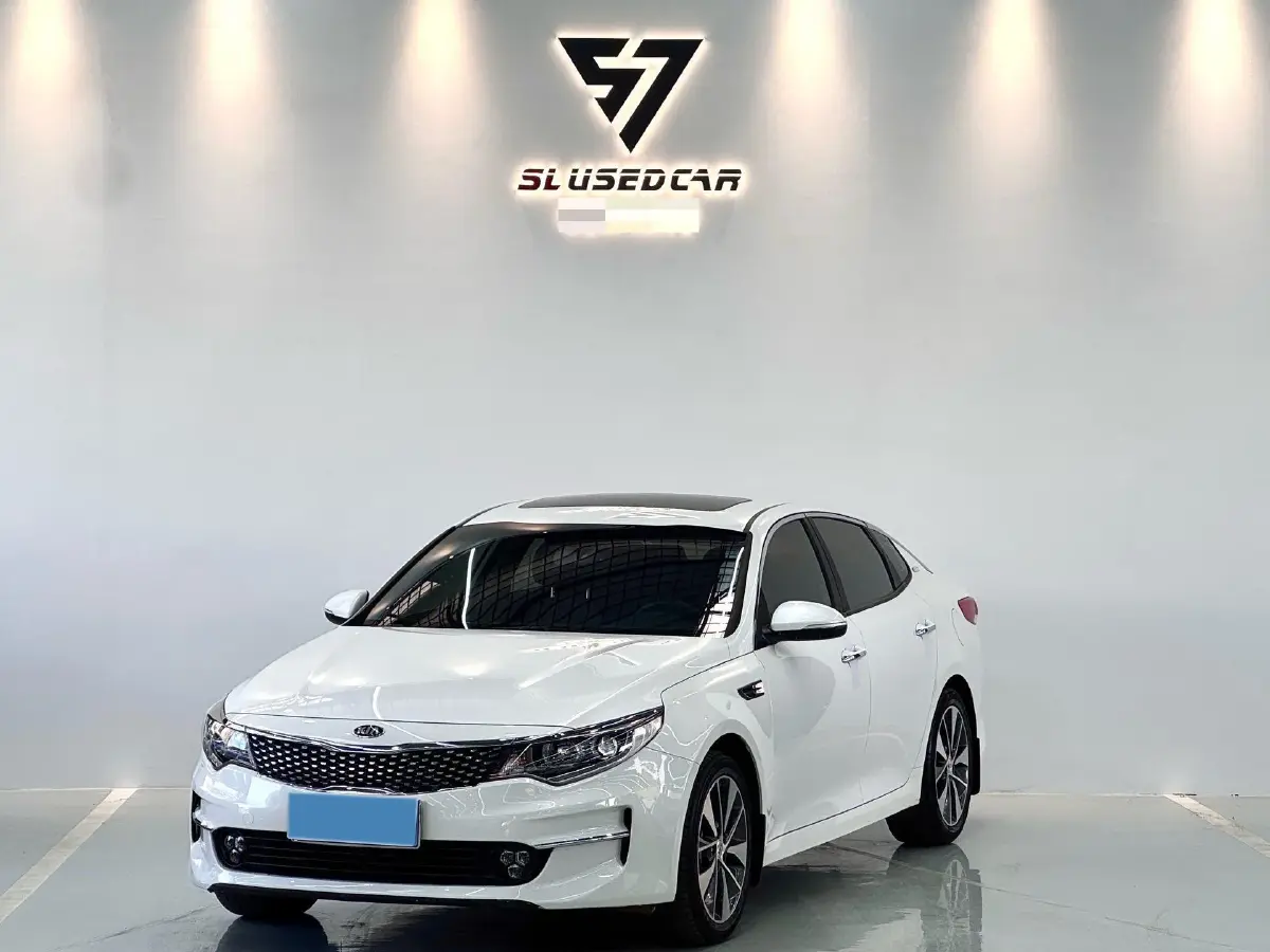 2017 Kia K5 2.0L 161HP L4 6AT