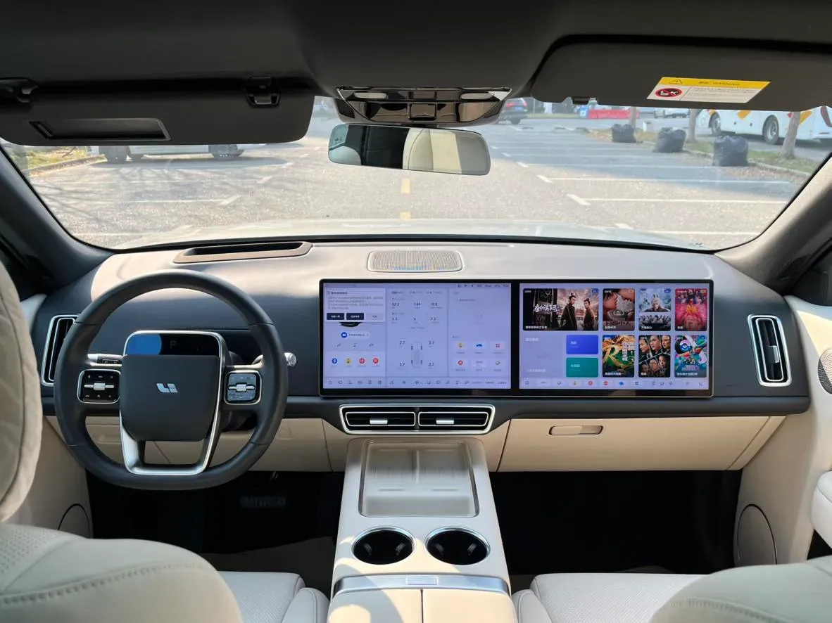 2024 Ford Bronco 2.3T 275HP L4 10AT,autocango,china used car exporter,china ev exporter,chinese used car exporter,chinese used ev exporter