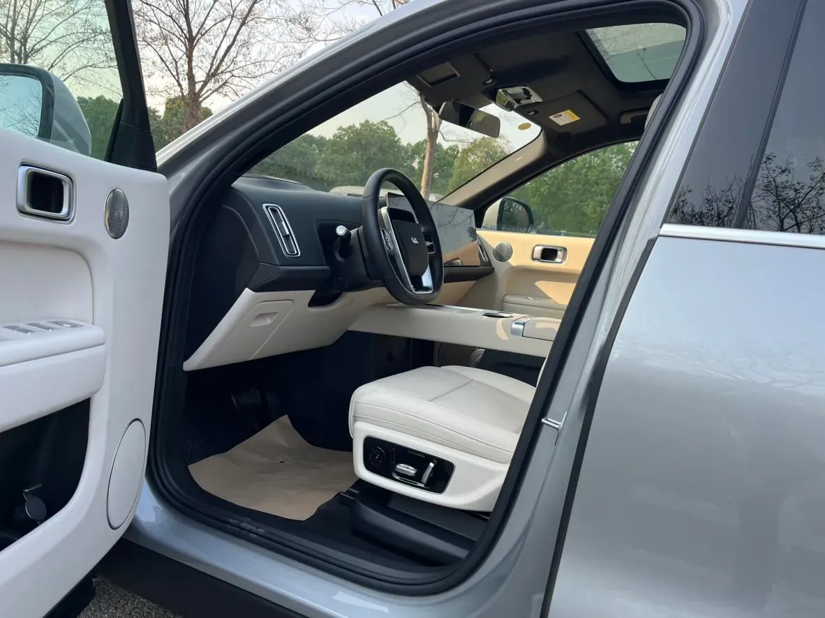 2024 Ford Bronco 2.3T 275HP L4 10AT,autocango,china used car exporter,china ev exporter,chinese used car exporter,chinese used ev exporter