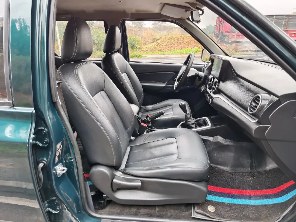 2023 Dongfeng RuiQi 2.4T 165HP L4 5MT,autocango,china used car exporter,china ev exporter,chinese used car exporter,chinese used ev exporter