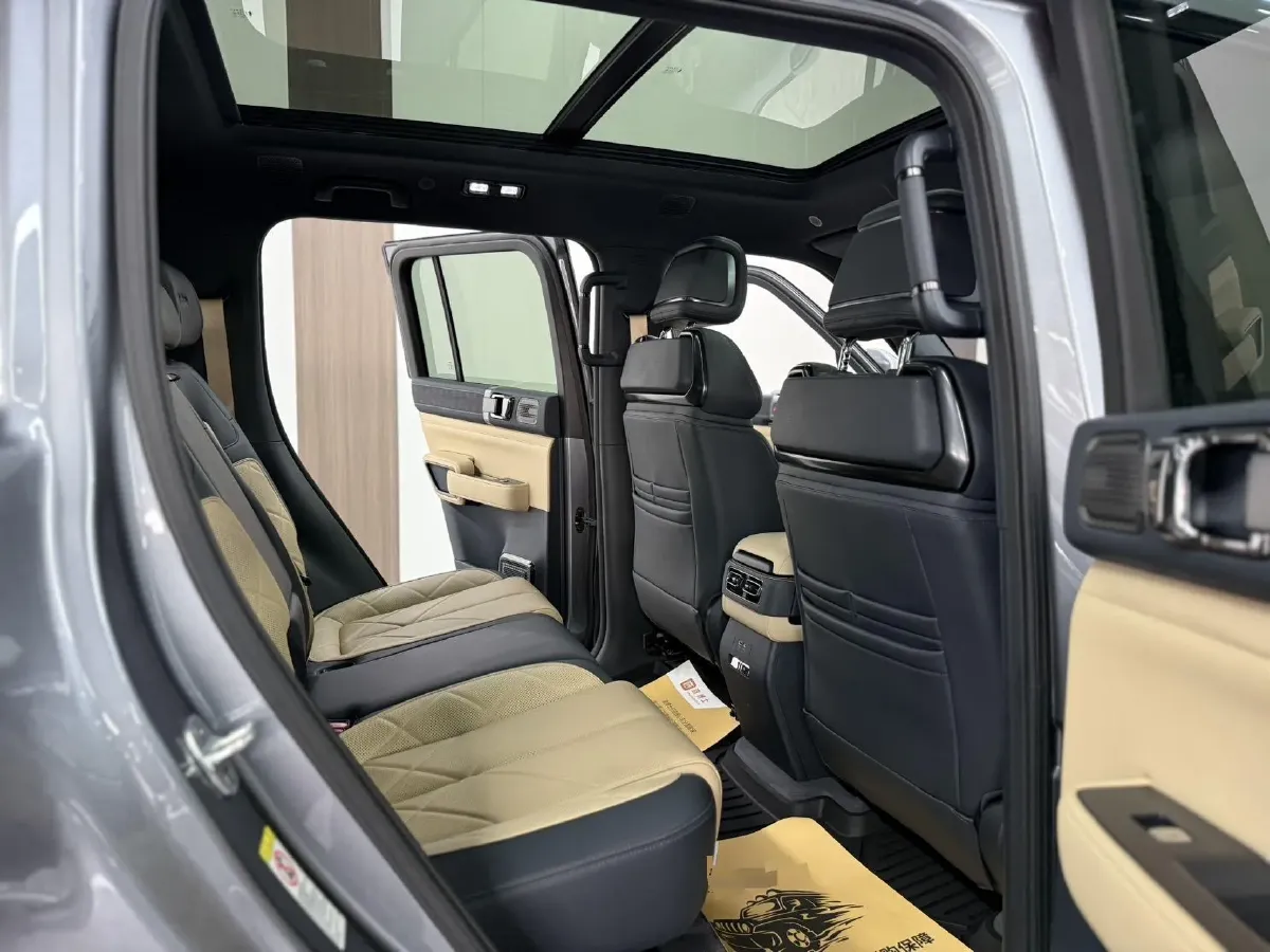 2023 FangChengBao Bao 5 1.5T 194HP L4 E-CVT PHEV 31.8KWH,autocango,china used car exporter,china ev exporter,chinese used car exporter,chinese used ev exporter