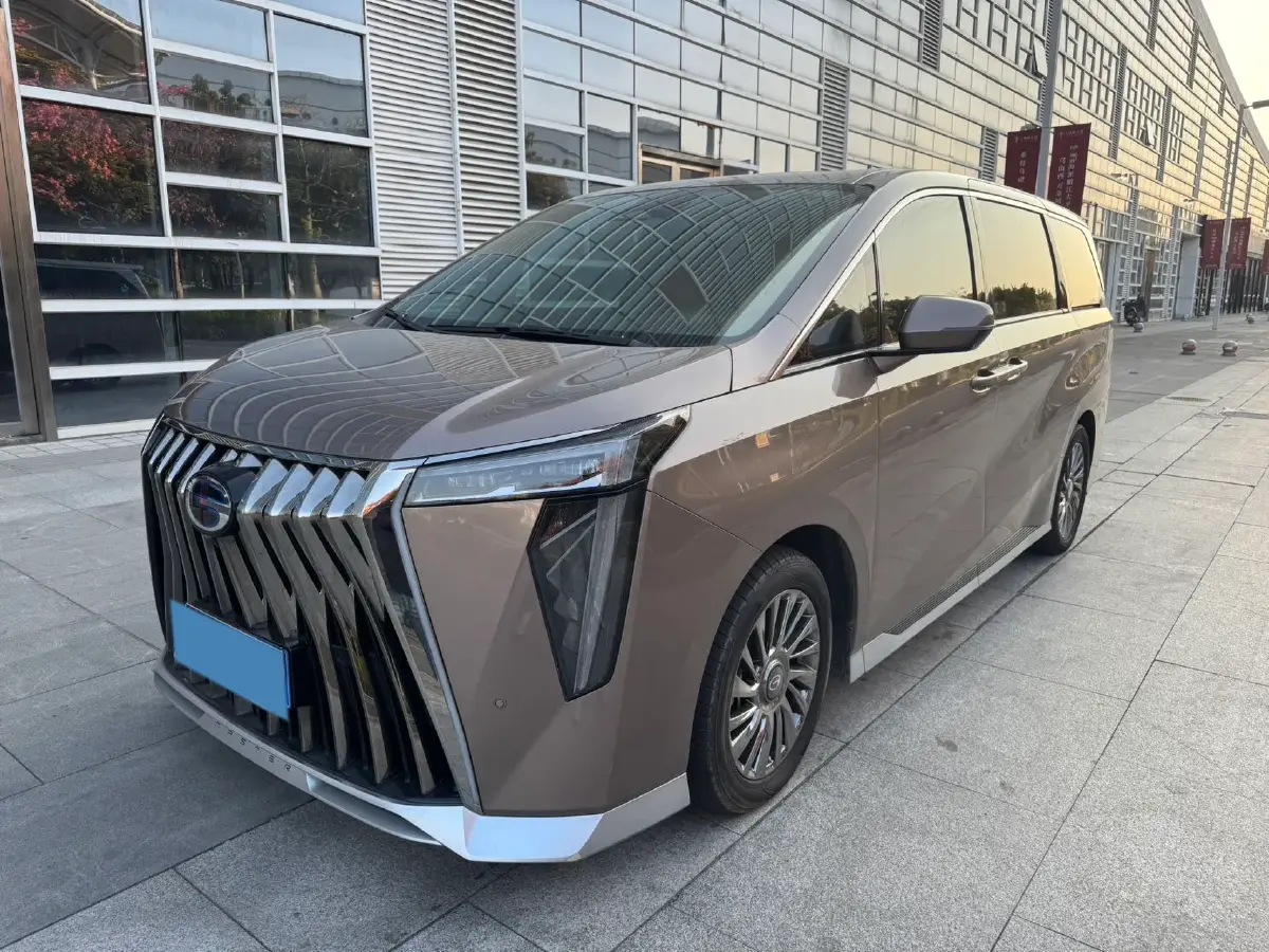 2023 GAC Trumpchi M8 2.0T 190HP L4 E-CVT Hybrid