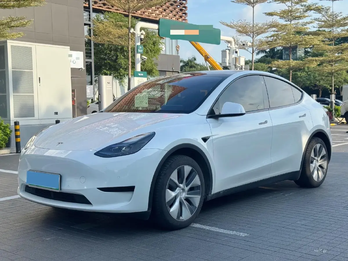 2022 Tesla Model Y BEV 60KWH