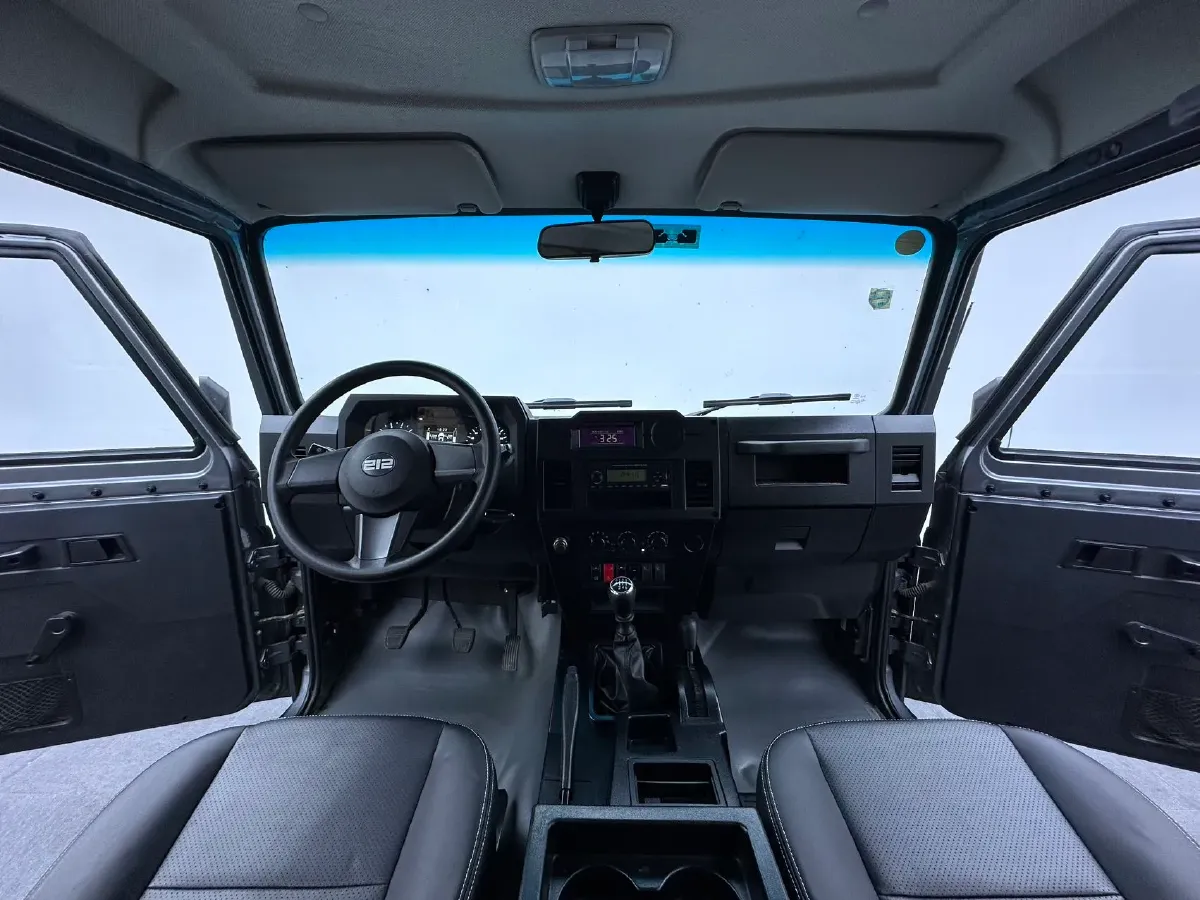 2023 BAW 212 2.4T 211HP L4 6MT,autocango,china used car exporter,china ev exporter,chinese used car exporter,chinese used ev exporter