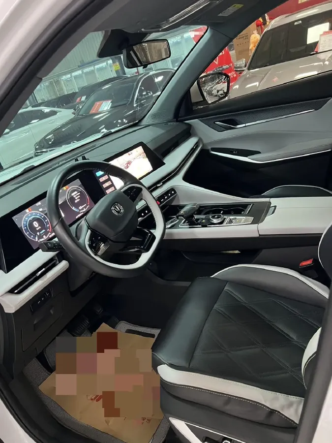 2023 ChangAn CS75 Plus 1.5T 188HP L4 8AT,autocango,china used car exporter,china ev exporter,chinese used car exporter,chinese used ev exporter