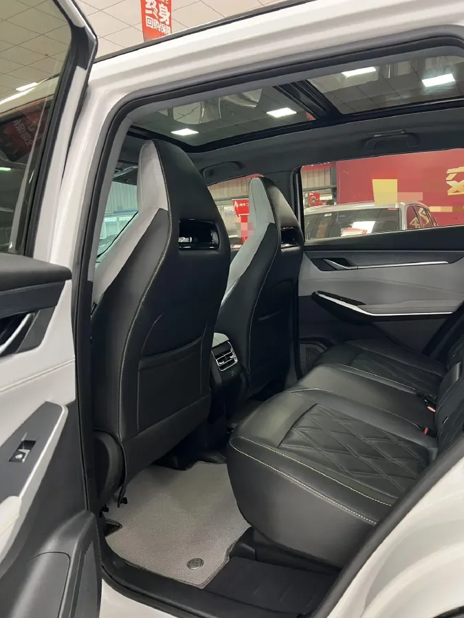 2023 ChangAn CS75 Plus 1.5T 188HP L4 8AT,autocango,china used car exporter,china ev exporter,chinese used car exporter,chinese used ev exporter