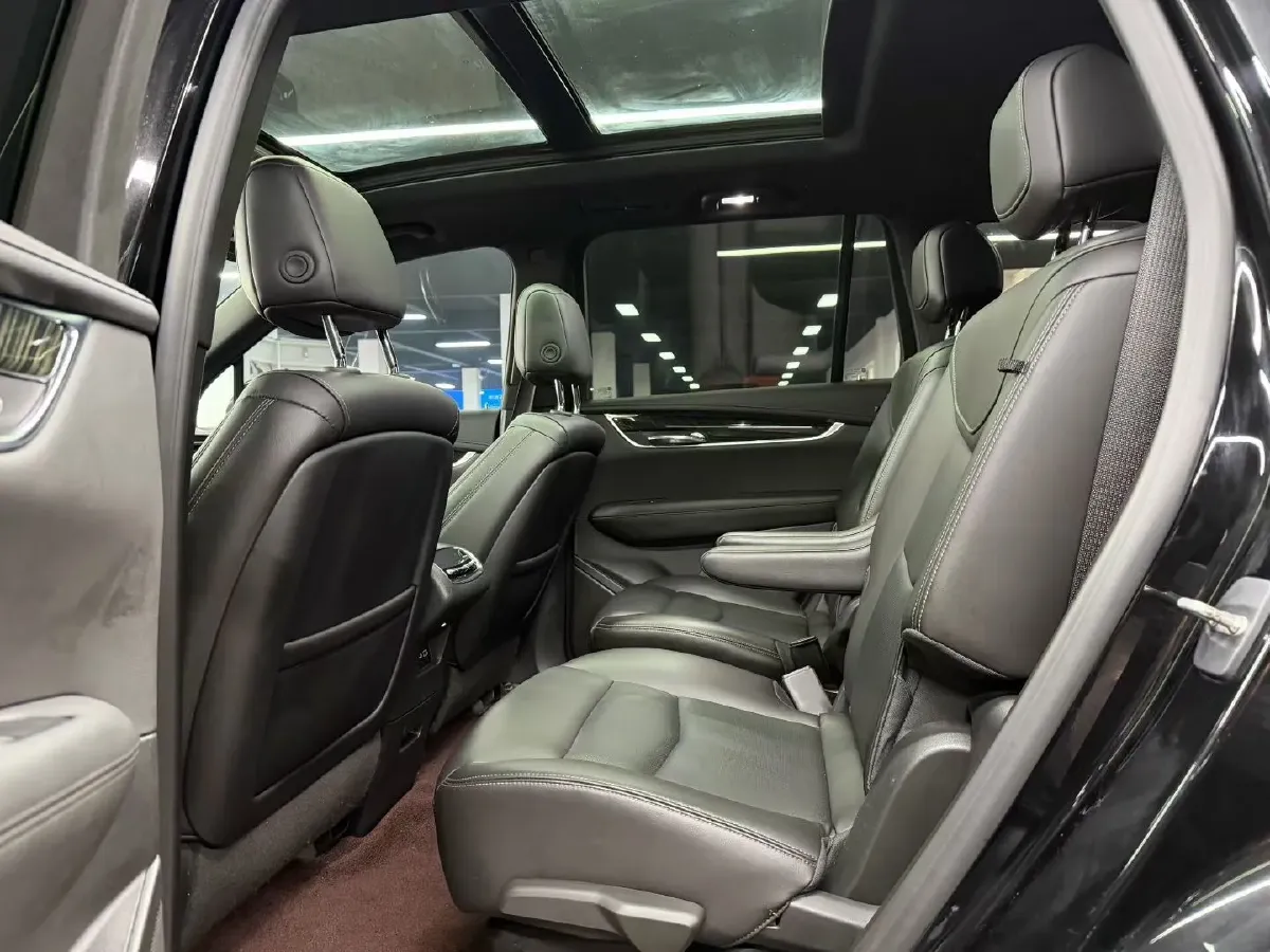 2021 Cadillac XT6 2.0T 237HP L4 9AT,autocango,china used car exporter,china ev exporter,chinese used car exporter,chinese used ev exporter