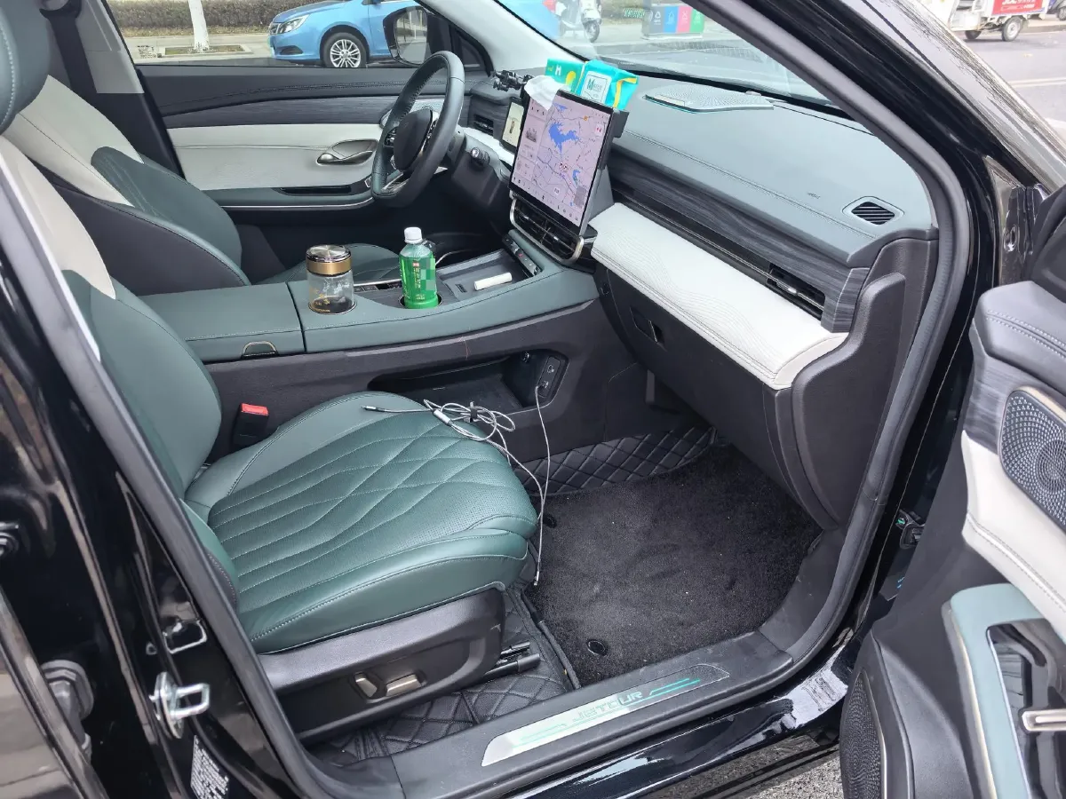 2023 Jetour Traveller 2.0T 254HP L4 7DCT,autocango,china used car exporter,china ev exporter,chinese used car exporter,chinese used ev exporter