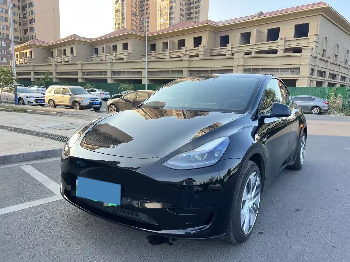2022 Tesla Model Y BEV 60KWH