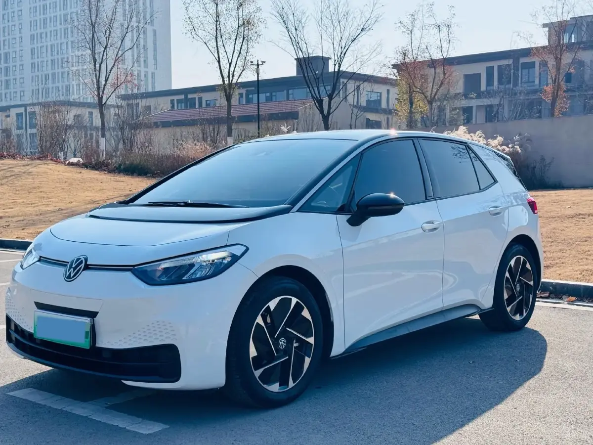 2025 Volkswagen ID.3 BEV 52.8KWH