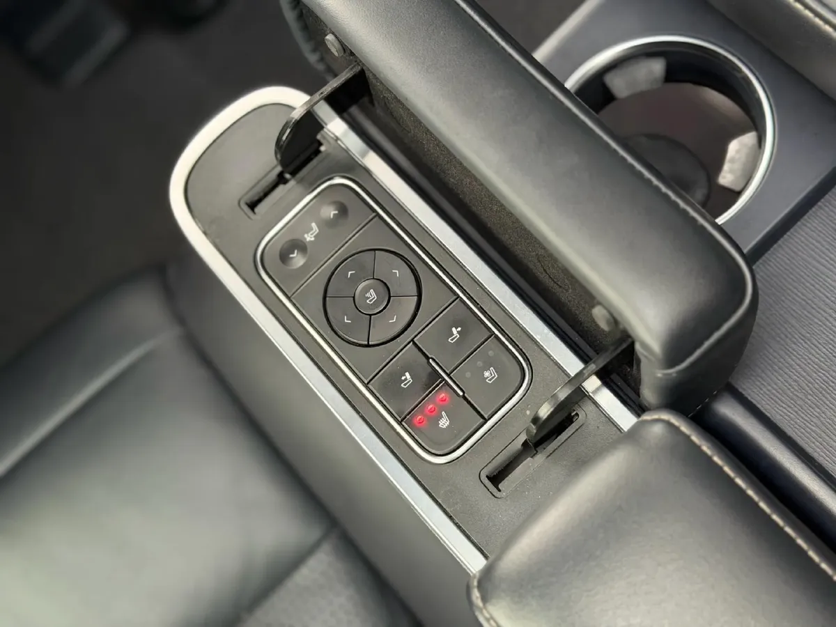 2021 GAC Trumpchi M8 2.0T 252HP L4 8AT,autocango,china used car exporter,china ev exporter,chinese used car exporter,chinese used ev exporter