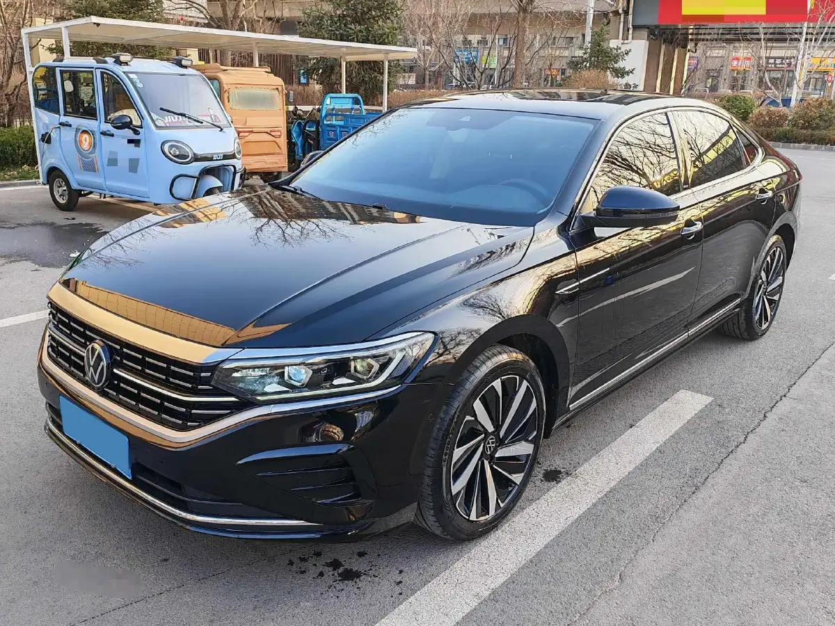 2023 Volkswagen Passat 2.0T 186HP L4 7DCT