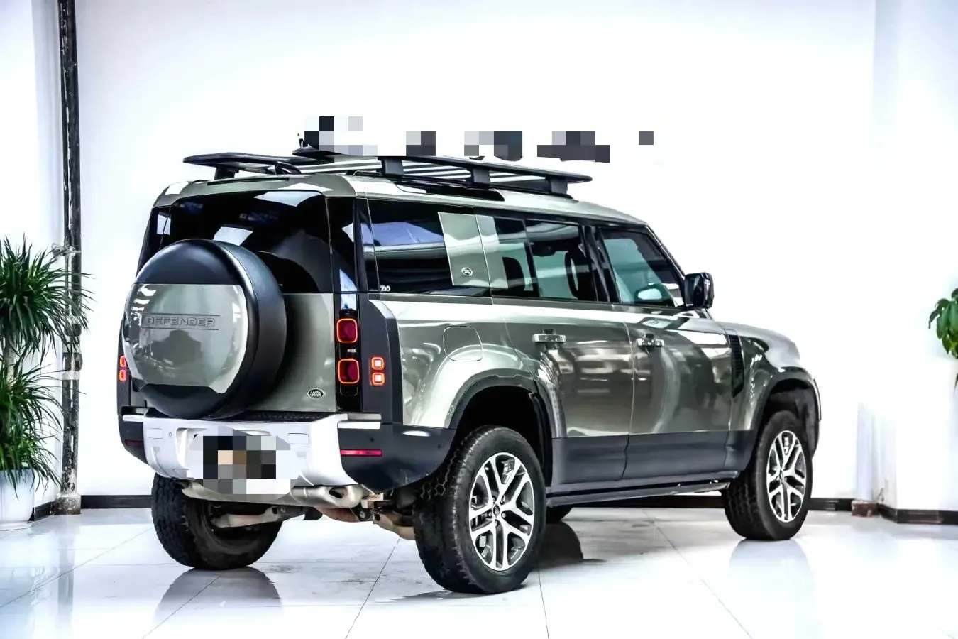 2021 Land Rover Defender 3.0T 400HP L6 8AT,autocango,china used car exporter,china ev exporter,chinese used car exporter,chinese used ev exporter