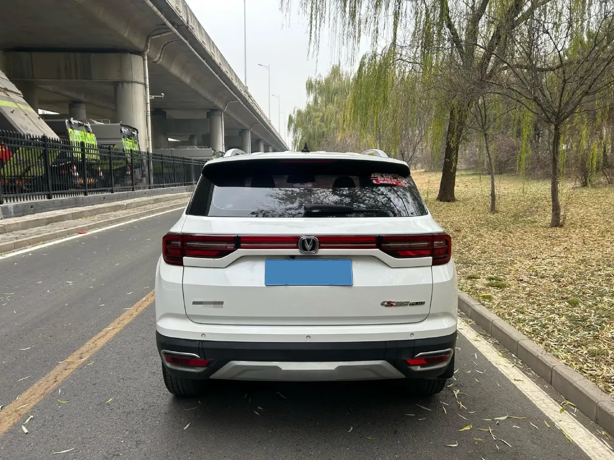 2019 ChangAn CS35 Plus 1.6L 128HP L4 5MT,autocango,china used car exporter,china ev exporter,chinese used car exporter,chinese used ev exporter