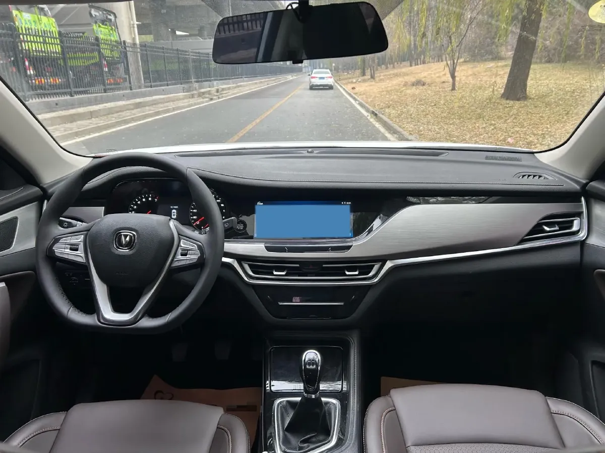 2019 ChangAn CS35 Plus 1.6L 128HP L4 5MT,autocango,china used car exporter,china ev exporter,chinese used car exporter,chinese used ev exporter