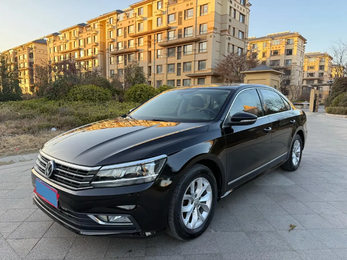 2017 Volkswagen Passat 1.8T 180HP L4 7DCT