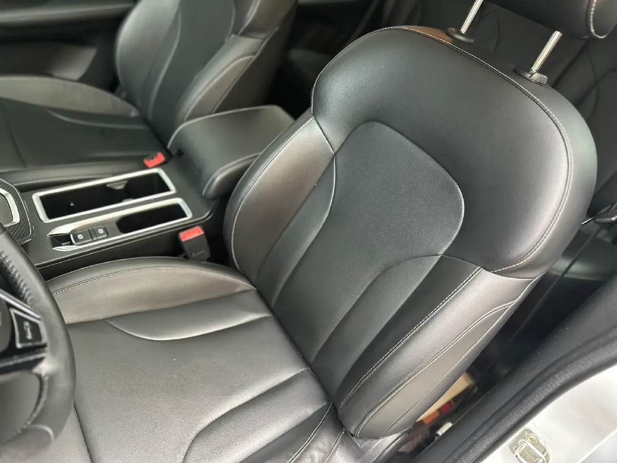 2021 Haval M6 1.5T 150HP L4 7DCT,autocango,china used car exporter,china ev exporter,chinese used car exporter,chinese used ev exporter