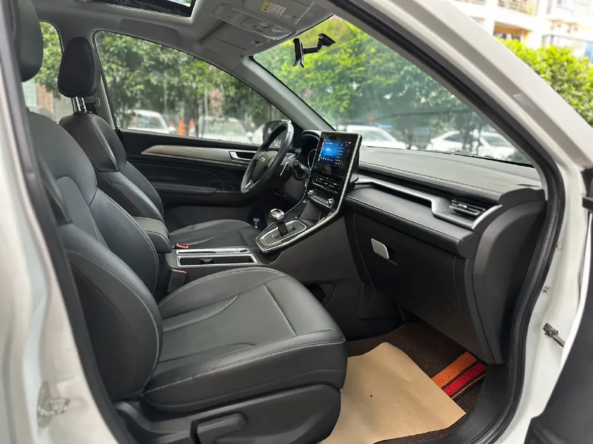 2021 Haval M6 1.5T 150HP L4 7DCT,autocango,china used car exporter,china ev exporter,chinese used car exporter,chinese used ev exporter