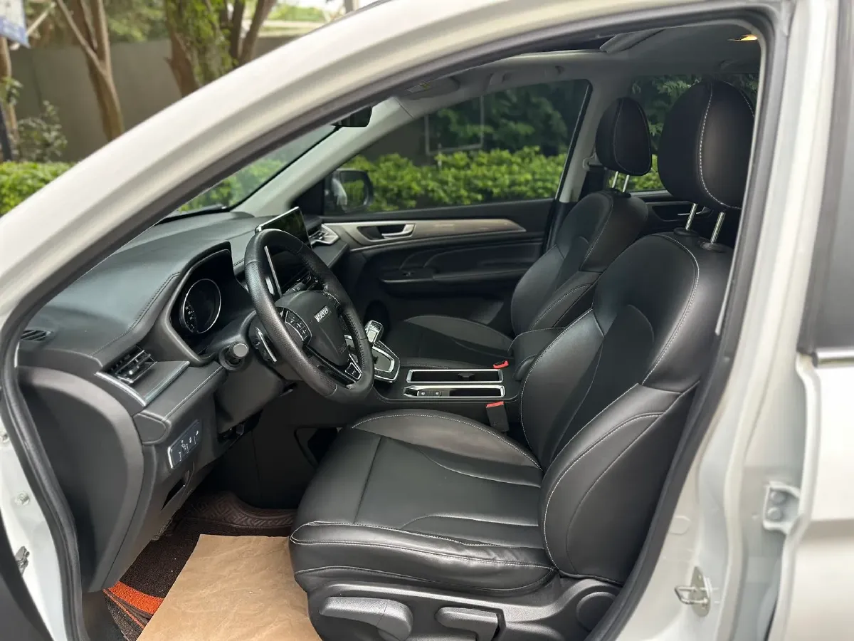 2021 Haval M6 1.5T 150HP L4 7DCT,autocango,china used car exporter,china ev exporter,chinese used car exporter,chinese used ev exporter