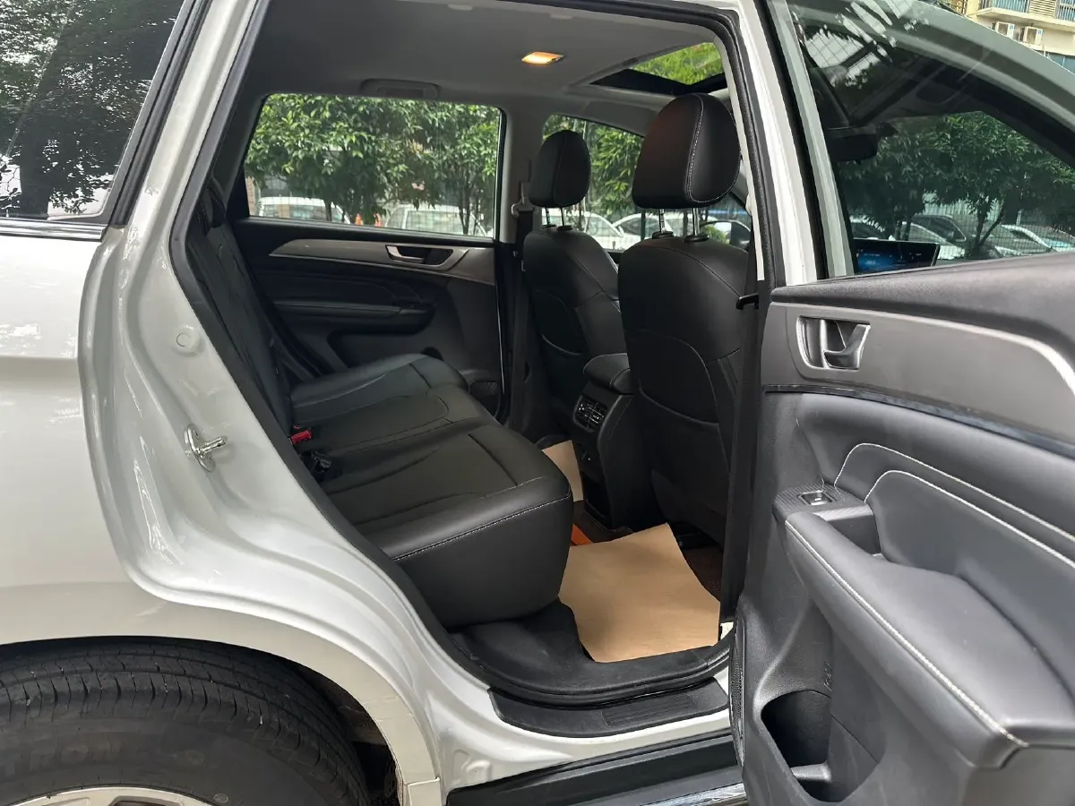 2021 Haval M6 1.5T 150HP L4 7DCT,autocango,china used car exporter,china ev exporter,chinese used car exporter,chinese used ev exporter