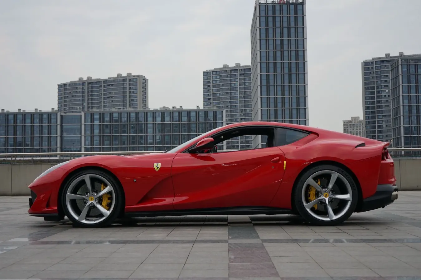2017 Ferrari 812 6.5L 800HP V12 7DCT,autocango,china used car exporter,china ev exporter,chinese used car exporter,chinese used ev exporter