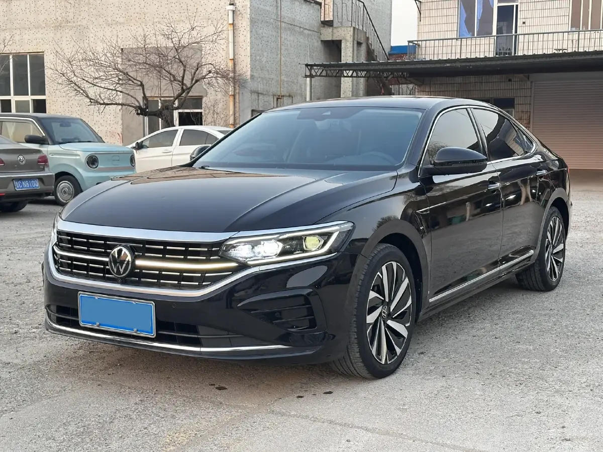 2023 Volkswagen Passat 2.0T 186HP L4 7DCT