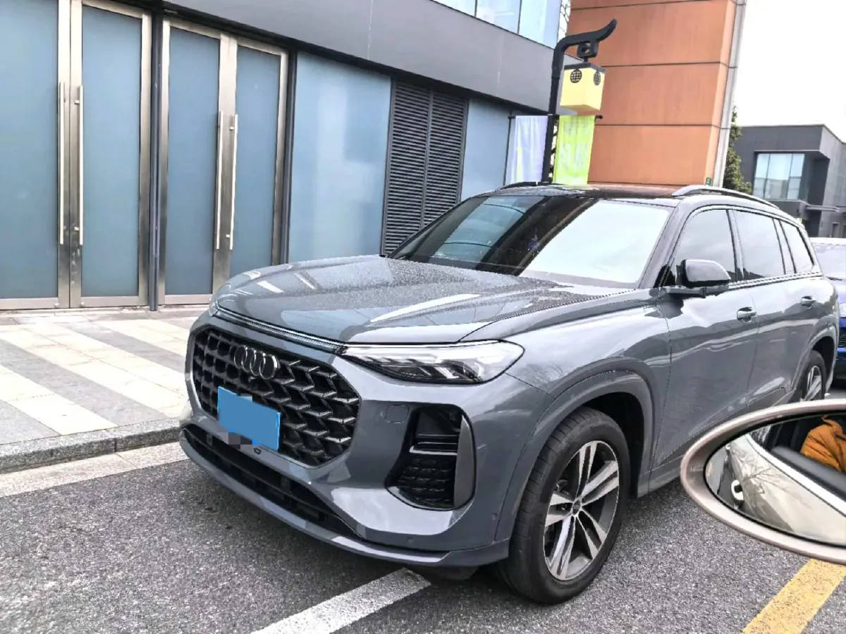 2024 Audi Q6 2.5T 299HP V6 7DCT,autocango,china used car exporter,china ev exporter,chinese used car exporter,chinese used ev exporter