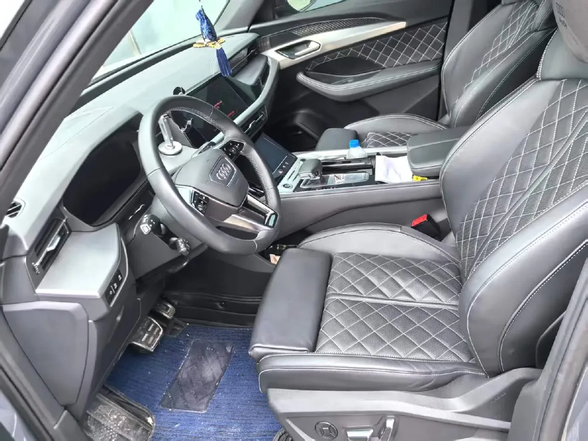 2024 Audi Q6 2.5T 299HP V6 7DCT,autocango,china used car exporter,china ev exporter,chinese used car exporter,chinese used ev exporter