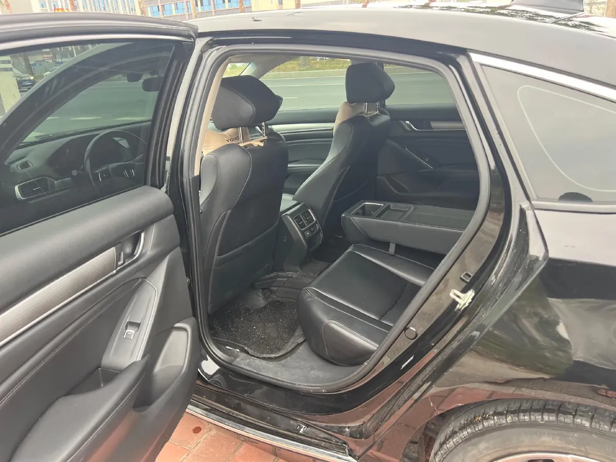 2022 Honda Accord 1.5T 194HP L4 CVT,autocango,china used car exporter,china ev exporter,chinese used car exporter,chinese used ev exporter