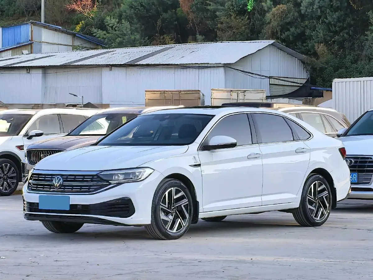 2024 Volkswagen Sagitar 1.5T 160HP L4 7DCT