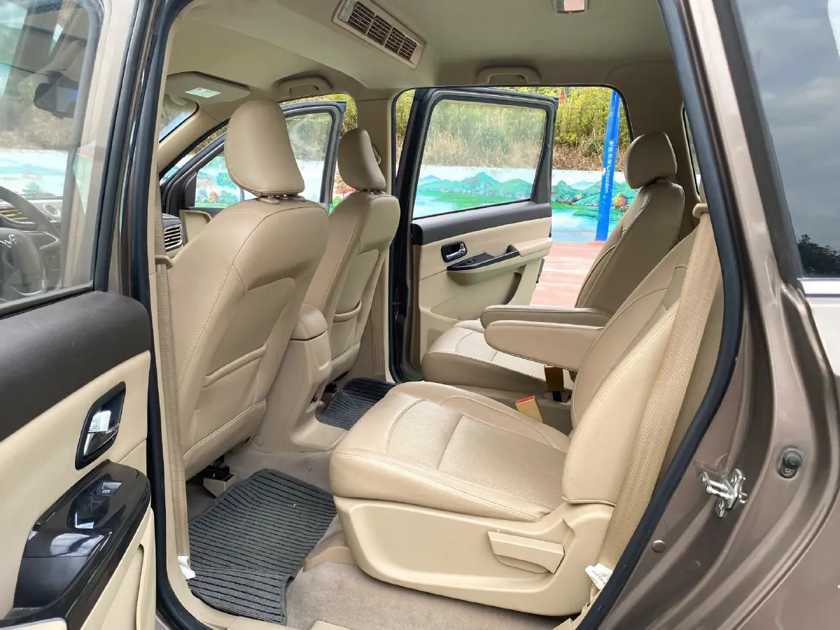 2015 WuLing HongGuang 1.5L 112HP L4 5MT,autocango,china used car exporter,china ev exporter,chinese used car exporter,chinese used ev exporter