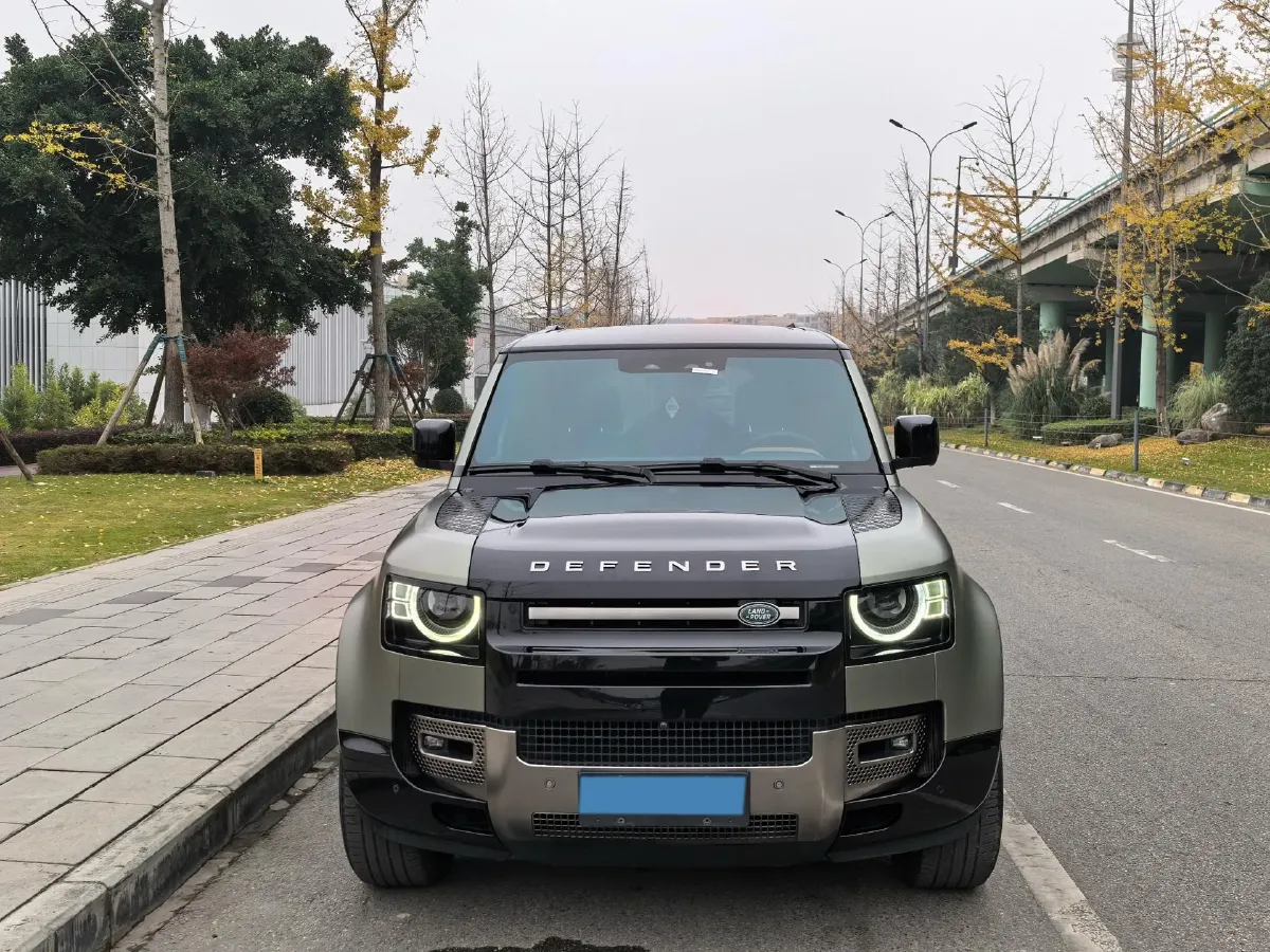 2021 Land Rover Defender 3.0T 400HP L6 8AT,autocango,china used car exporter,china ev exporter,chinese used car exporter,chinese used ev exporter