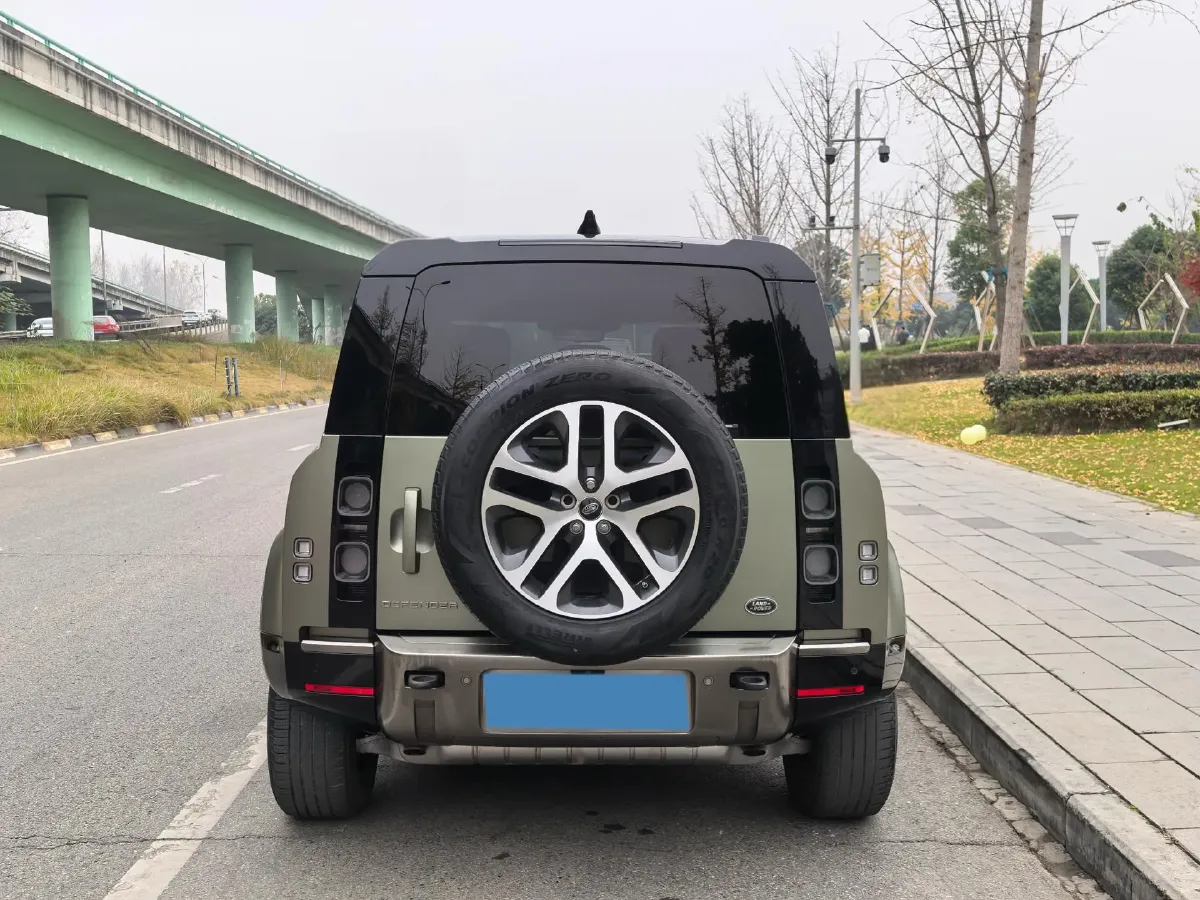 2021 Land Rover Defender 3.0T 400HP L6 8AT,autocango,china used car exporter,china ev exporter,chinese used car exporter,chinese used ev exporter