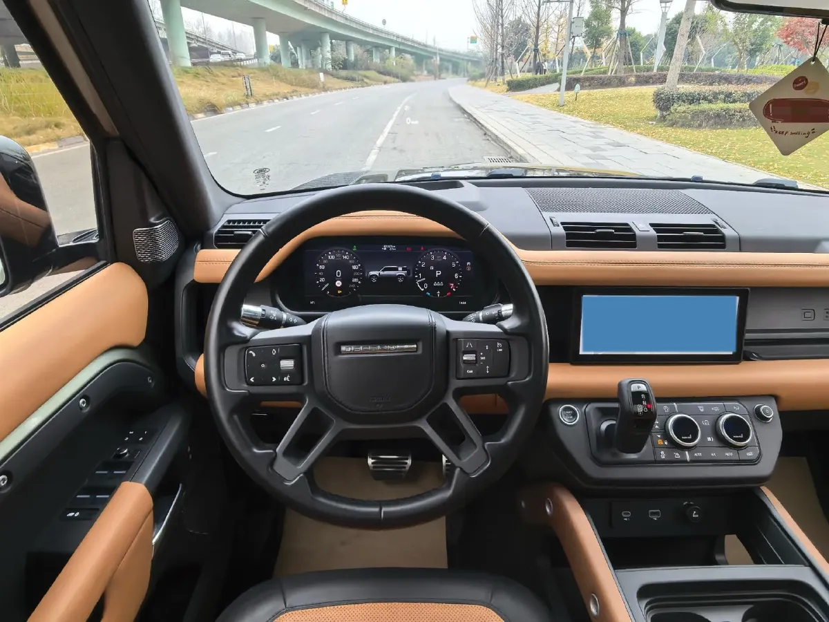 2021 Land Rover Defender 3.0T 400HP L6 8AT,autocango,china used car exporter,china ev exporter,chinese used car exporter,chinese used ev exporter