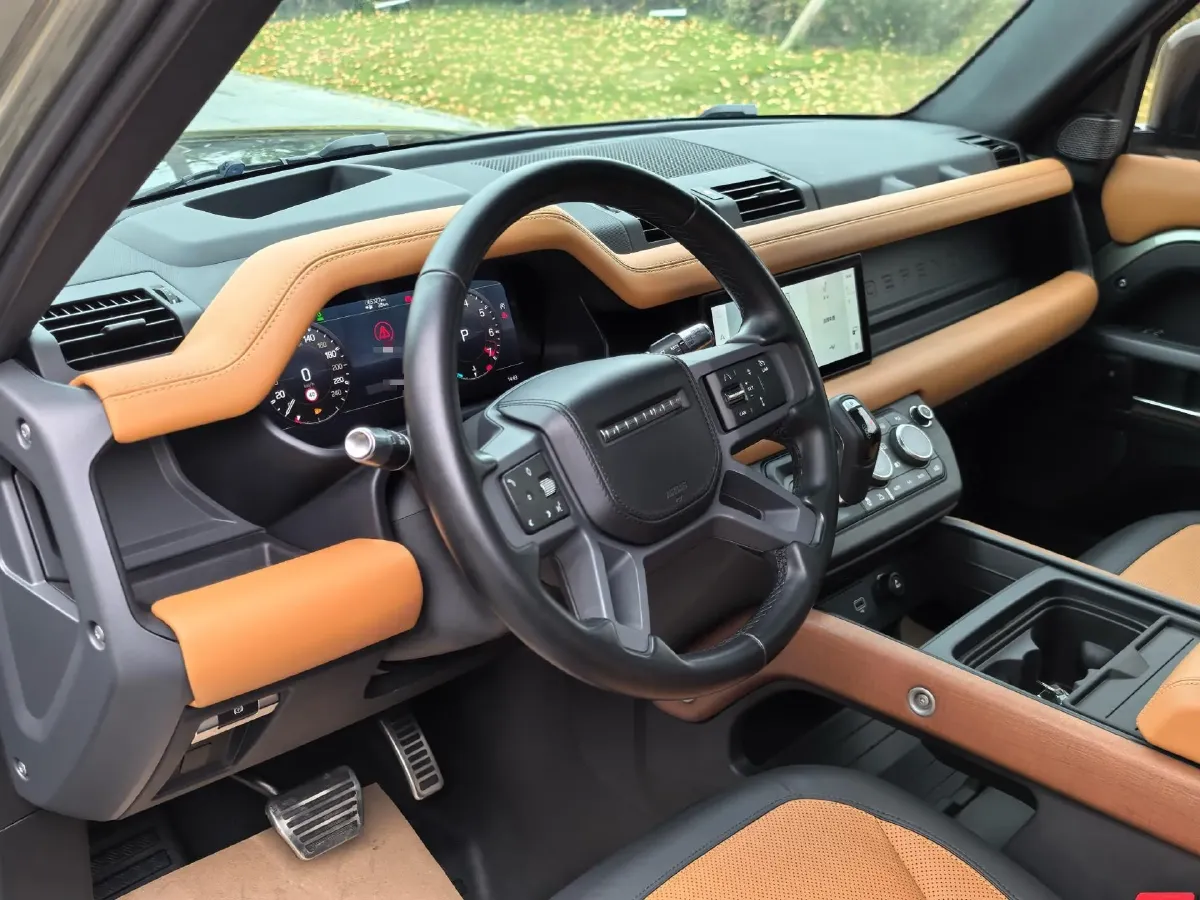 2021 Land Rover Defender 3.0T 400HP L6 8AT,autocango,china used car exporter,china ev exporter,chinese used car exporter,chinese used ev exporter