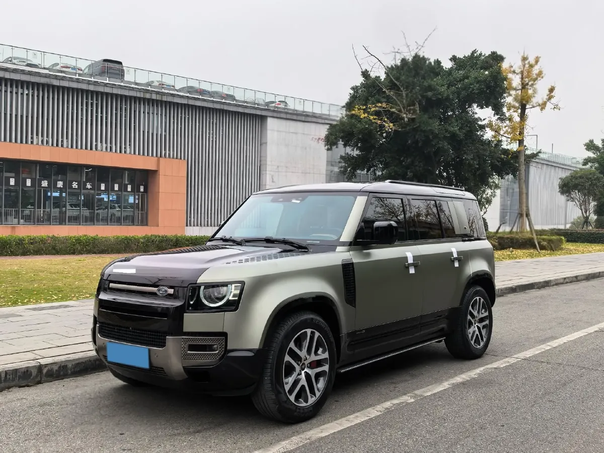 2021 Land Rover Defender 3.0T 400HP L6 8AT,autocango,china used car exporter,china ev exporter,chinese used car exporter,chinese used ev exporter
