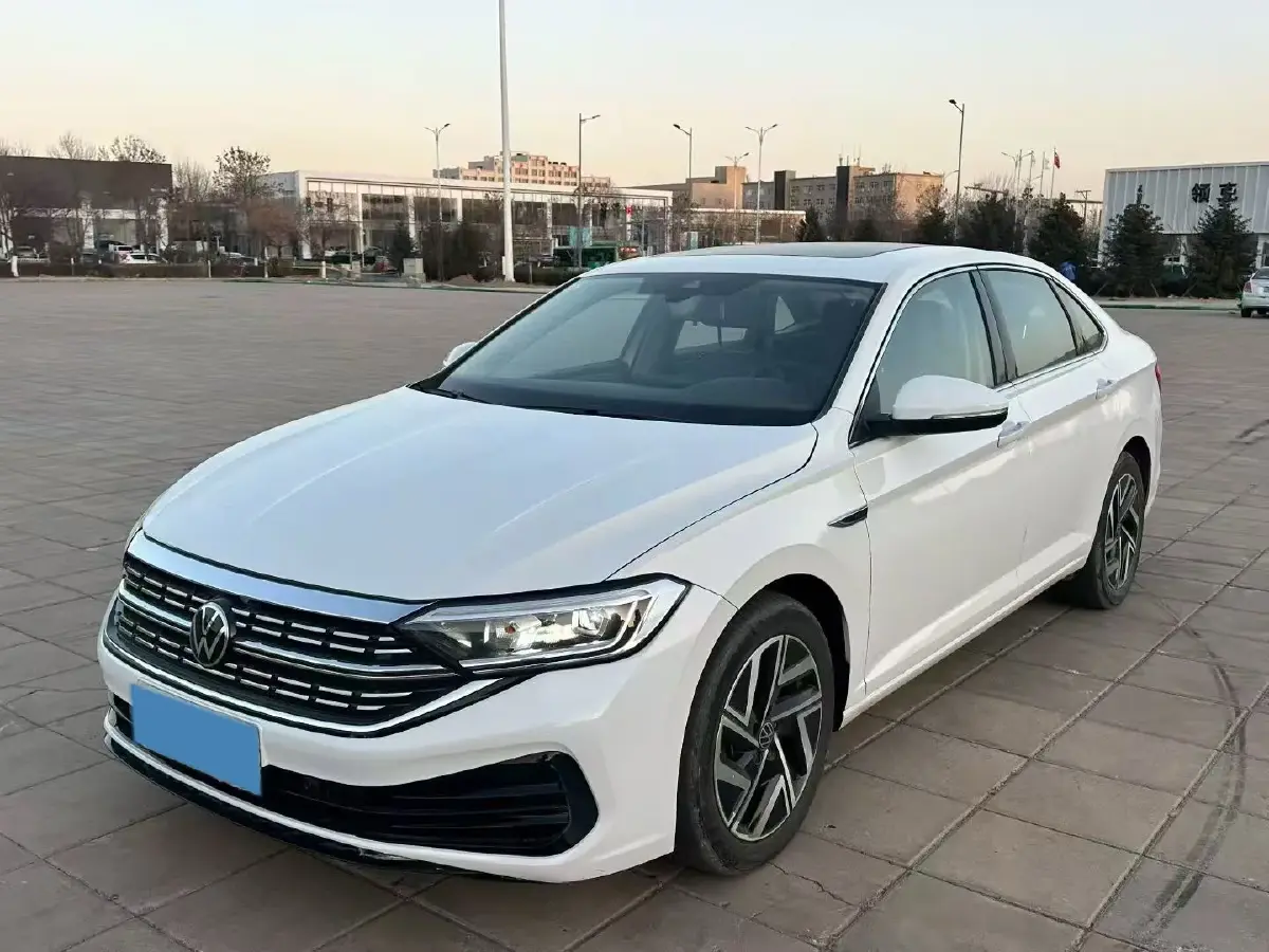 2023 Volkswagen Sagitar 1.5T 160HP L4 7DCT