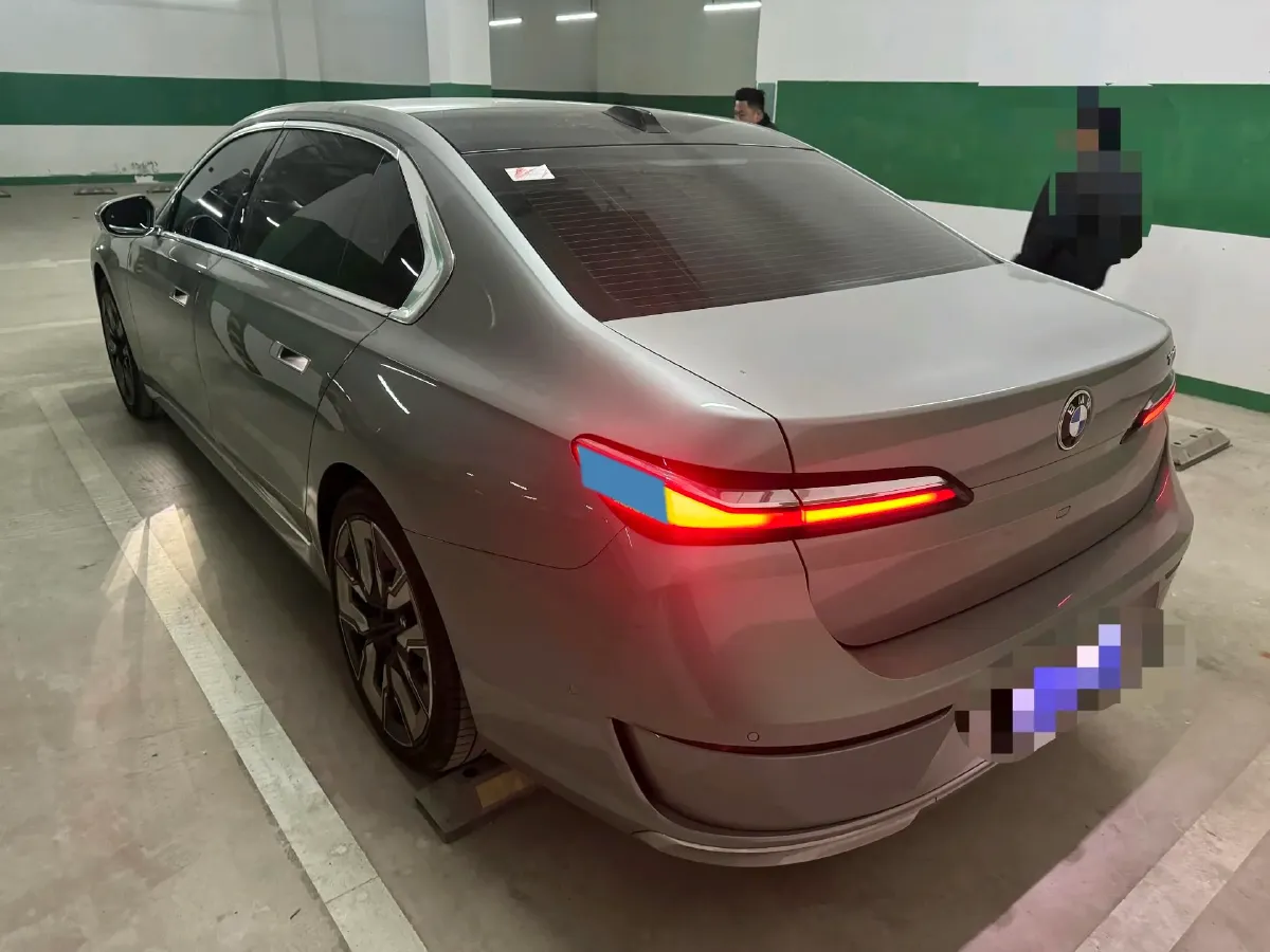 2023 BMW 7 Series 3.0T 381HP L6 8AT,autocango,china used car exporter,china ev exporter,chinese used car exporter,chinese used ev exporter