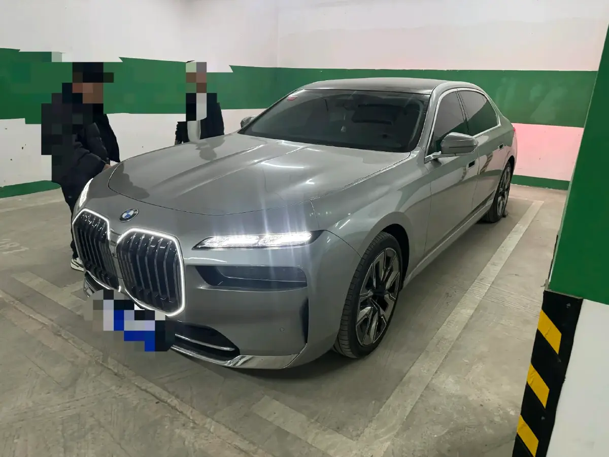 2023 BMW 7 Series 3.0T 381HP L6 8AT