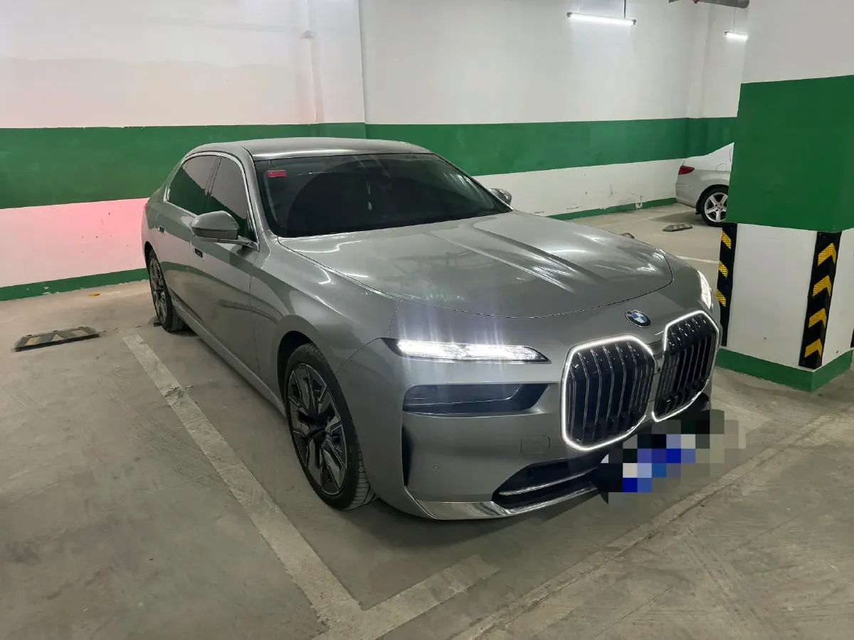 2023 BMW 7 Series 3.0T 381HP L6 8AT,autocango,china used car exporter,china ev exporter,chinese used car exporter,chinese used ev exporter